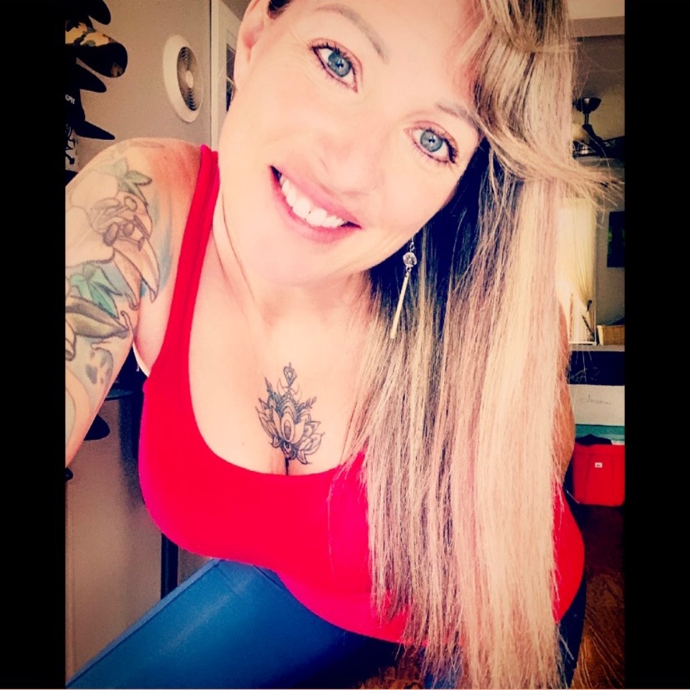 Meet your Posher, April